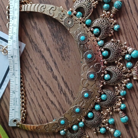 Statement Piece! Copper toned, turquoise color stone Necklace - Picture 4 of 6